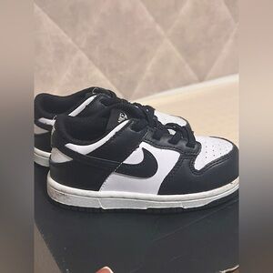Nike Kids Black and White Sneakers Panda Dunks